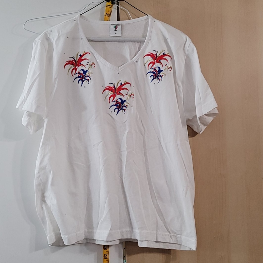 Women hummingbird tshirt xl fireworks